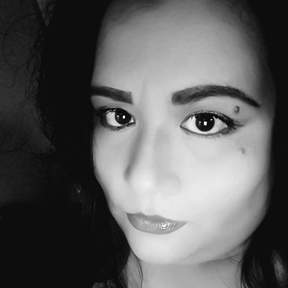 Meet your Posher, Maria - Picture 1 of 1